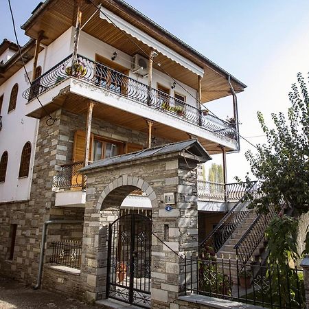 Georgia'S Guesthouse Castória Exterior foto