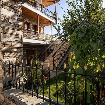 Georgia'S Guesthouse Castória Exterior foto