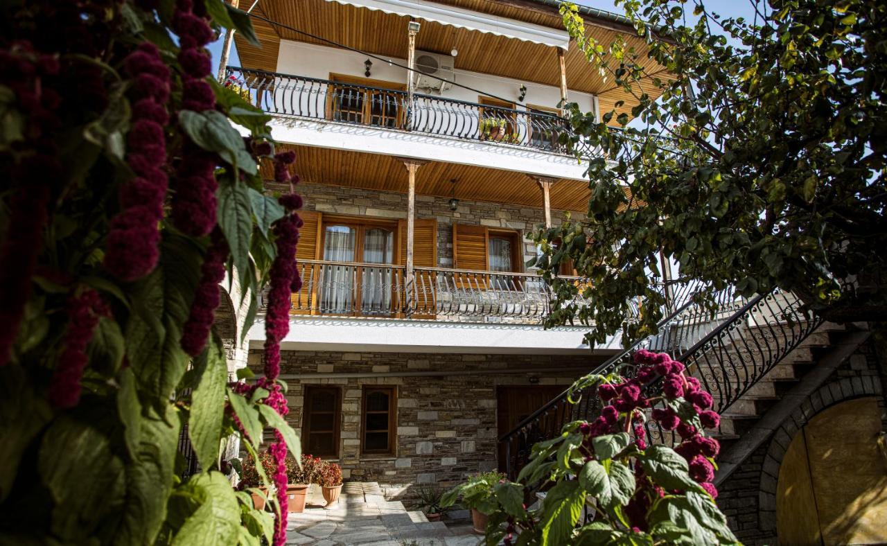 Georgia'S Guesthouse Castória Exterior foto