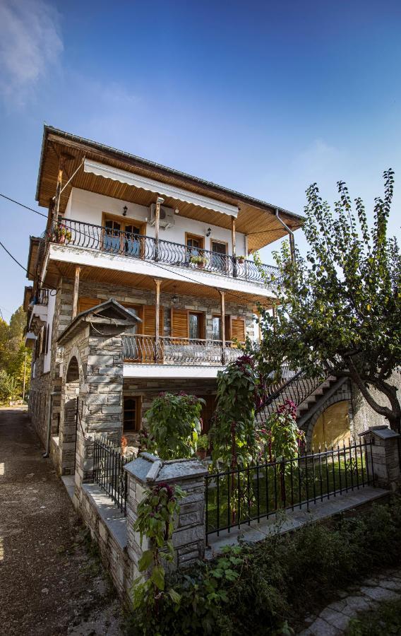 Georgia'S Guesthouse Castória Exterior foto